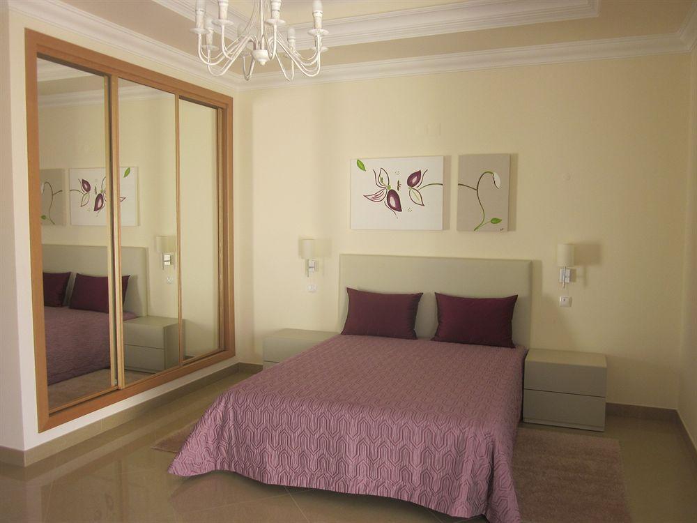 Aldeamento Turístico Lakeside Country Club - Turísticos 4*